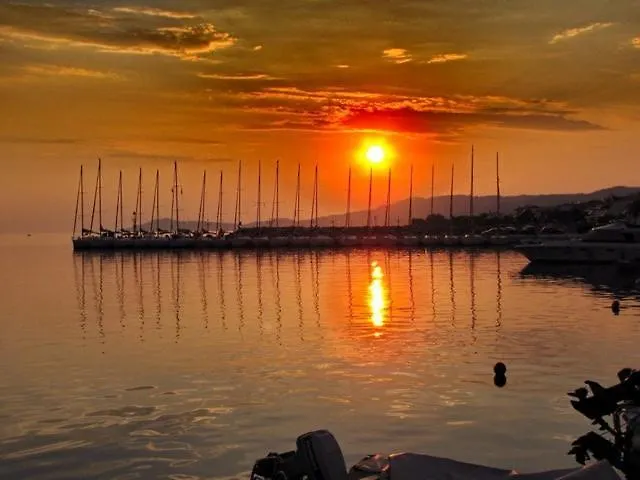 Holiday home Greek House With Seaview,Parking And Yard With Bbq Villa Nea Skioni