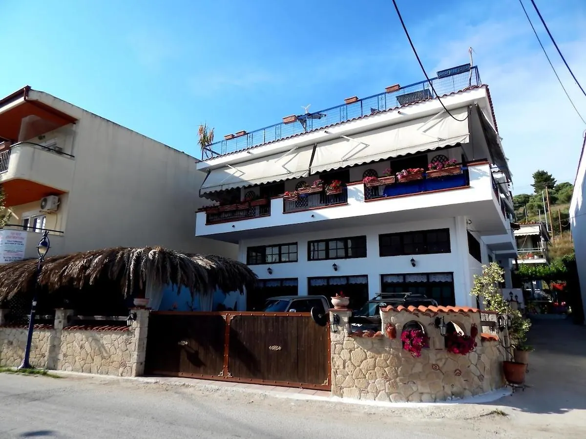 Greek House With Seaview,Parking And Yard With Bbq Villa Nea Skioni